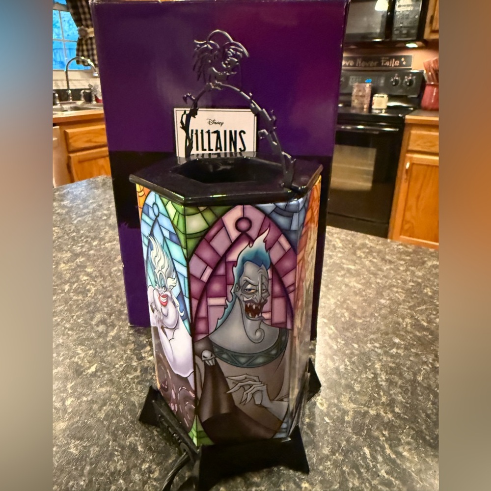 SCENTSY Disney Villians All The Rage Wax Warmer NIB